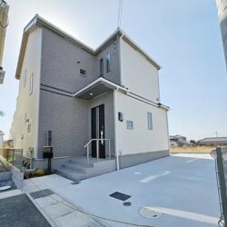 兵庫県三木市岩宮