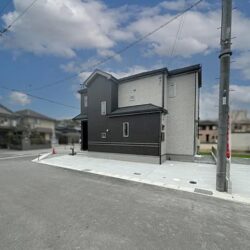 兵庫県三木市岩宮